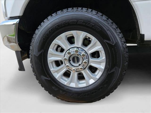 Photo of 2022 Oxford White Ford F-250