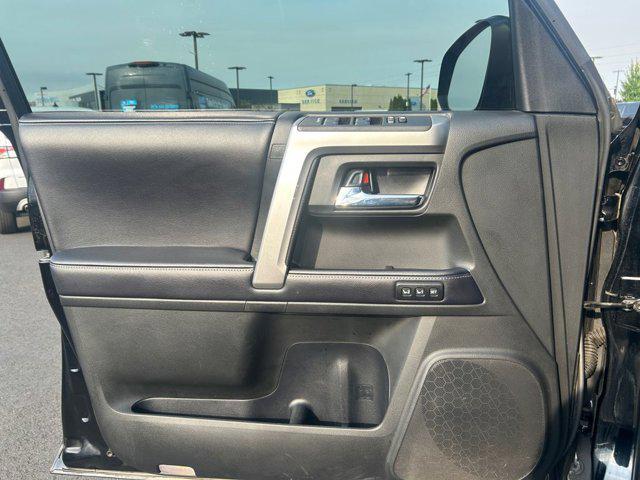 Photo of 2018 Midnight Black Toyota 4Runner
