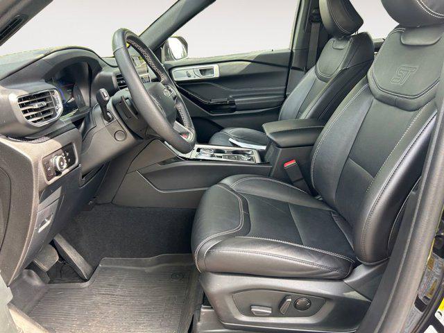Photo of 2023 Agate Black Metallic Ford Explorer