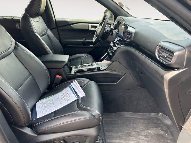 Photo of 2023 Agate Black Metallic Ford Explorer