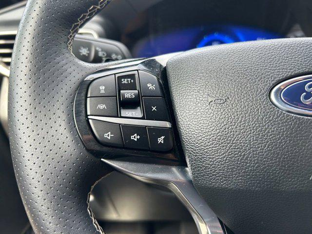 Photo of 2023 Agate Black Metallic Ford Explorer
