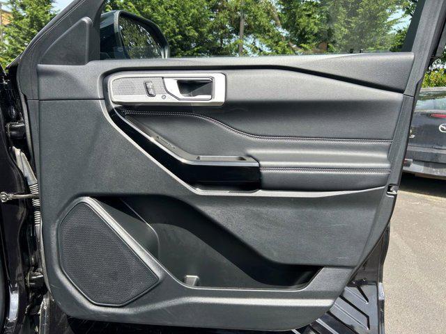 Photo of 2023 Agate Black Metallic Ford Explorer
