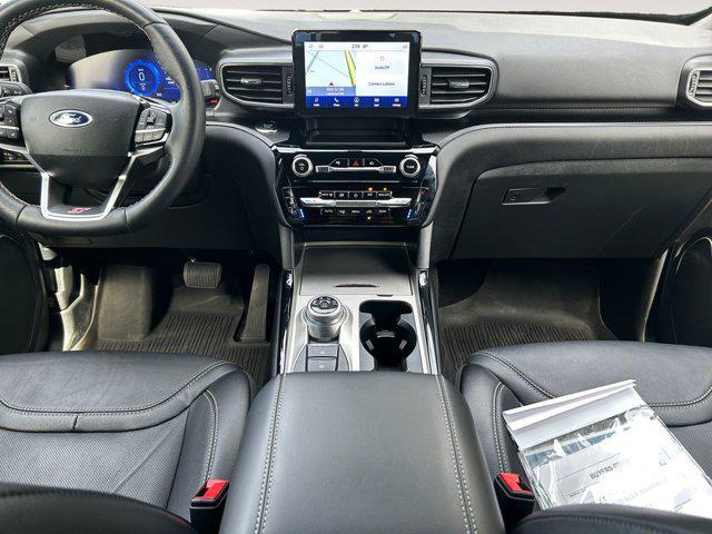 Photo of 2023 Agate Black Metallic Ford Explorer