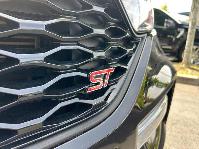Photo of 2023 Agate Black Metallic Ford Explorer
