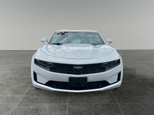 Photo of 2023 Summit White Chevrolet Camaro