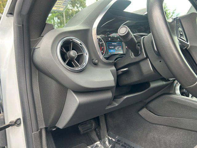 Photo of 2023 Summit White Chevrolet Camaro