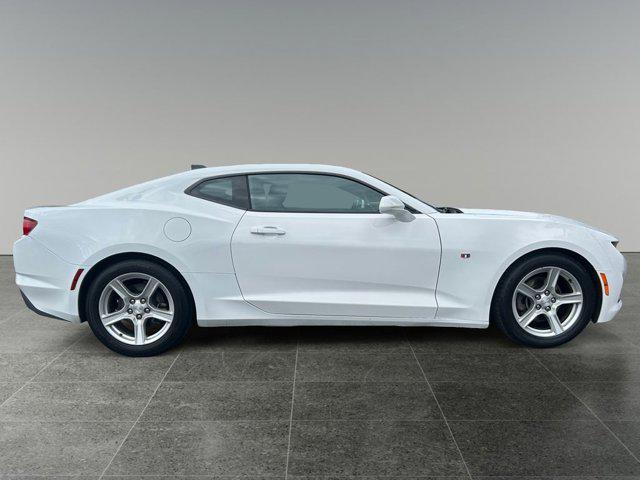 Photo of 2023 Summit White Chevrolet Camaro