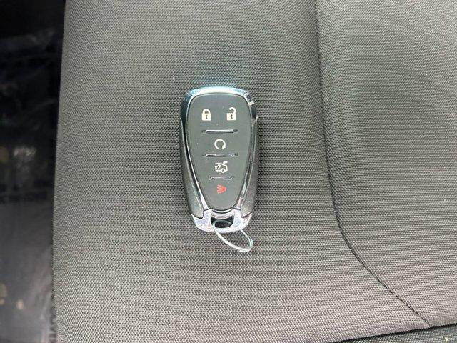 Photo of 2023 Summit White Chevrolet Camaro