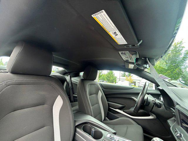 Photo of 2023 Summit White Chevrolet Camaro