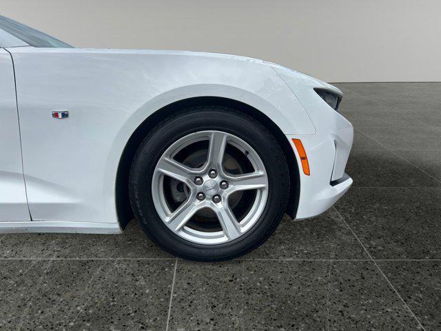 Photo of 2023 Summit White Chevrolet Camaro