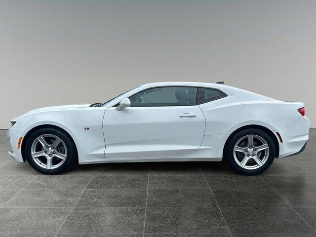 Photo of 2023 Summit White Chevrolet Camaro