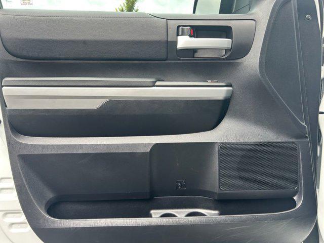 Photo of 2021 Super White Toyota Tundra