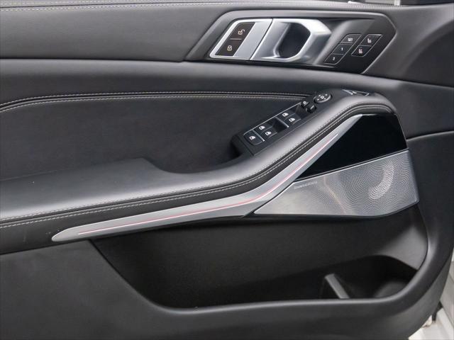 Photo of 2024 Mineral White Metallic BMW X5