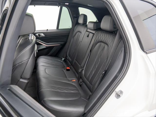 Photo of 2024 Mineral White Metallic BMW X5