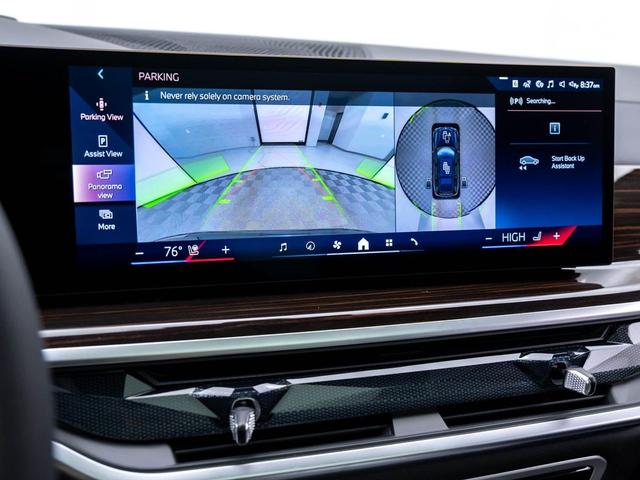 Photo of 2025 Black Sapphire Metallic BMW X7