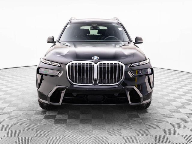 Photo of 2025 Black Sapphire Metallic BMW X7
