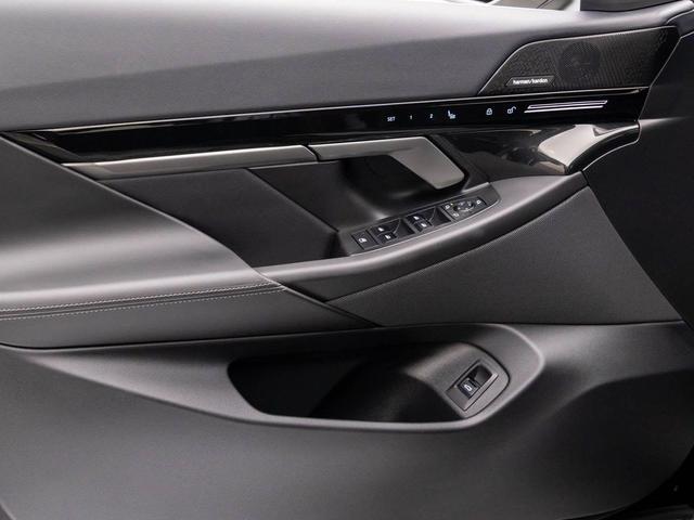 Photo of 2025 Black Sapphire Metallic BMW 530