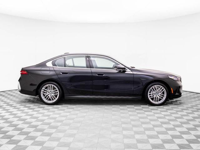 Photo of 2025 Black Sapphire Metallic BMW 530
