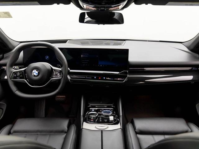 Photo of 2025 Black Sapphire Metallic BMW 530