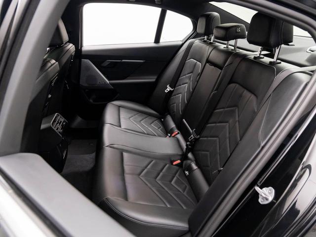 Photo of 2025 Black Sapphire Metallic BMW 530