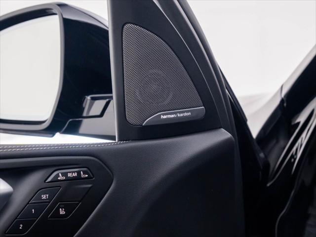 Photo of 2024 Black Sapphire Metallic BMW X7