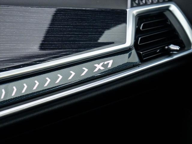 Photo of 2024 Black Sapphire Metallic BMW X7