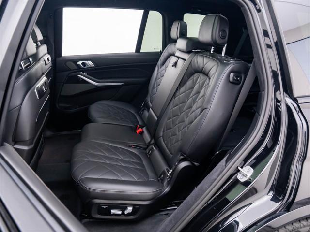 Photo of 2024 Black Sapphire Metallic BMW X7