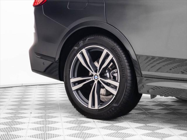 Photo of 2024 Black Sapphire Metallic BMW X7