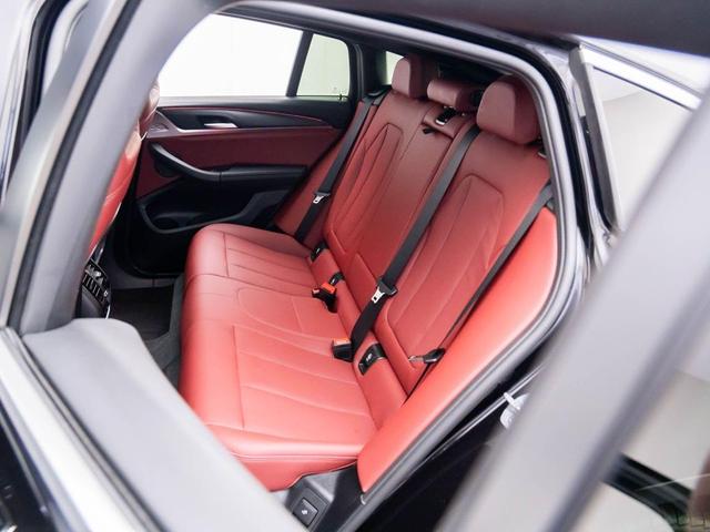 Photo of 2024 Black BMW X4