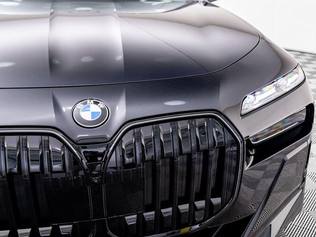 Photo of 2025 Black Sapphire Metallic BMW 760