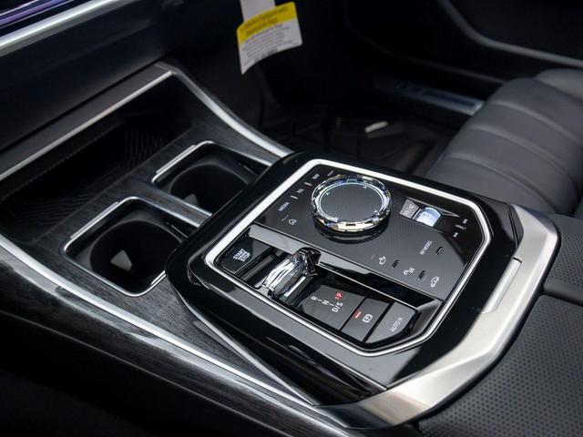Photo of 2025 Black Sapphire Metallic BMW 760