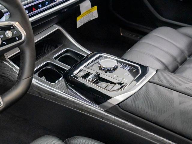 Photo of 2025 Mineral White Metallic BMW i7