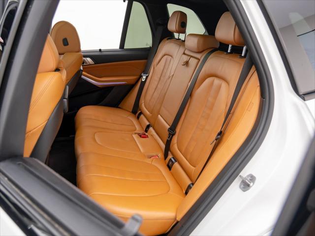 Photo of 2022 Mineral White Metallic BMW X5