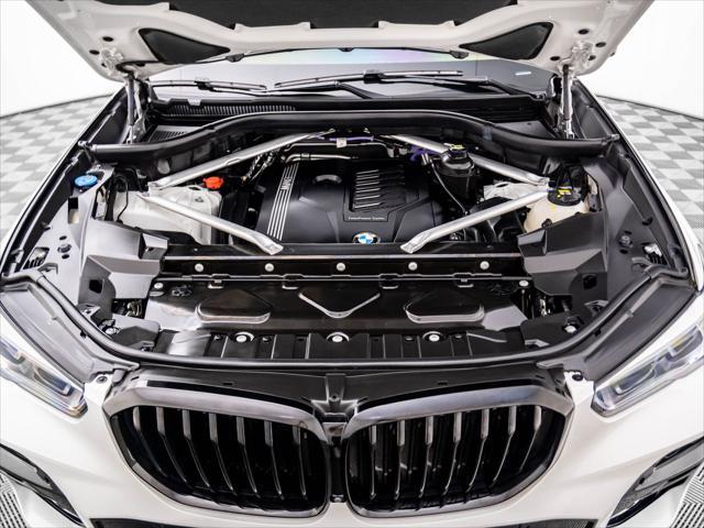 Photo of 2022 Mineral White Metallic BMW X5