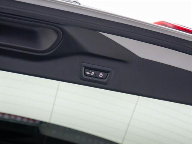 Photo of 2022 Mineral White Metallic BMW X5