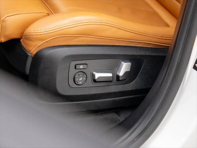 Photo of 2022 Mineral White Metallic BMW X5