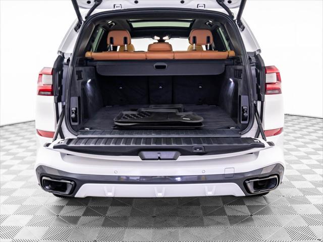 Photo of 2022 Mineral White Metallic BMW X5