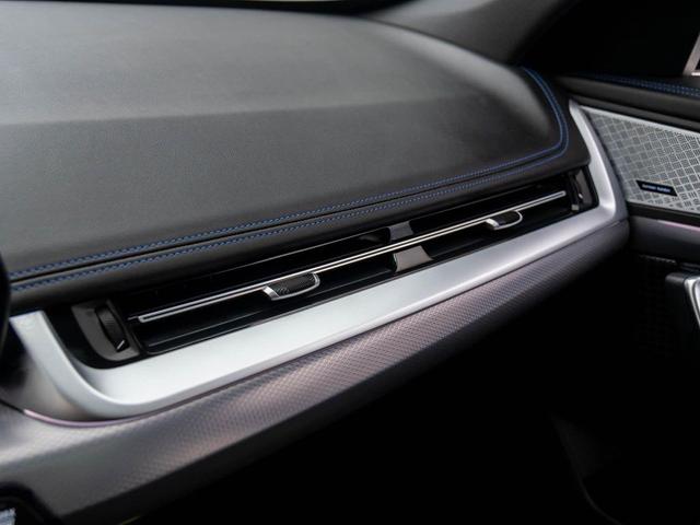 Photo of 2025 Black Sapphire Metallic BMW X1