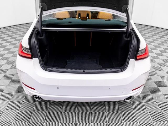 Photo of 2025 Alpine White BMW 330