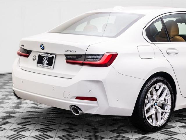Photo of 2025 Alpine White BMW 330