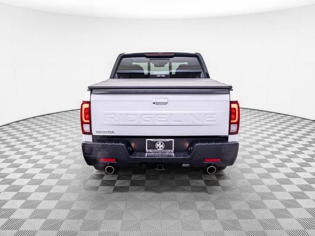 Photo of 2024 Platinum White Pearl Honda Ridgeline