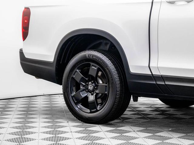 Photo of 2024 Platinum White Pearl Honda Ridgeline