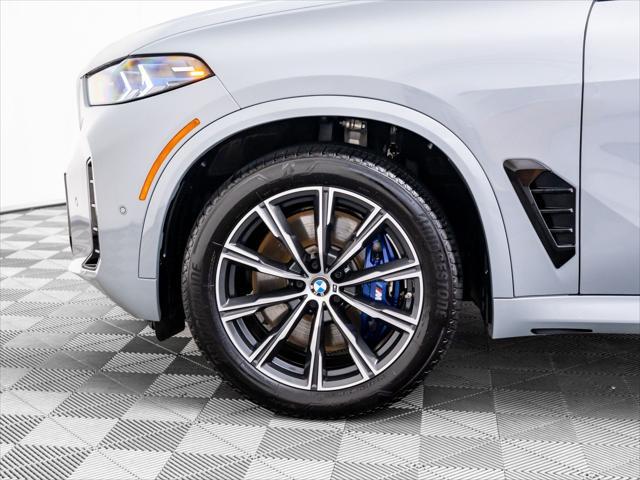 Photo of 2024 Gray BMW X5