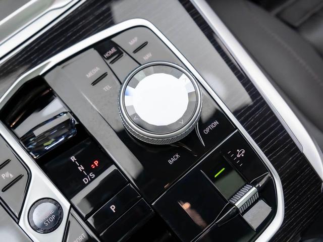 Photo of 2025 Brooklyn Grey Metallic BMW X7