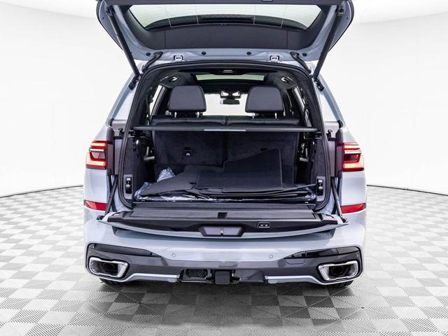 Photo of 2025 Brooklyn Grey Metallic BMW X7