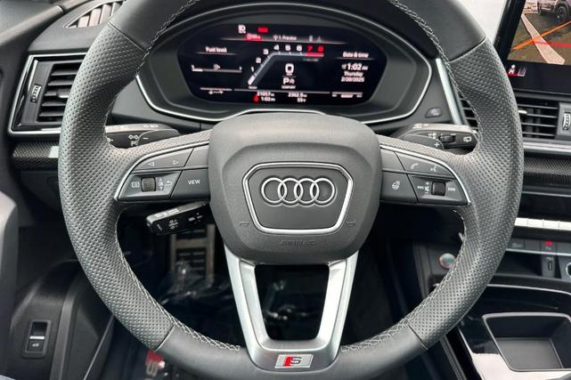 Photo of 2024 Mythos Black Metallic Audi SQ5