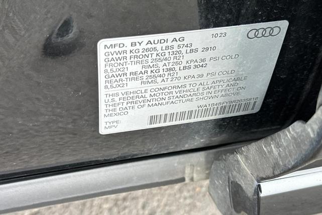 Photo of 2024 Mythos Black Metallic Audi SQ5