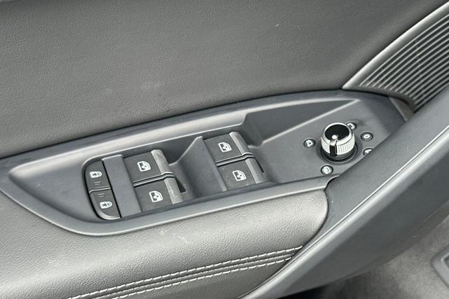 Photo of 2024 Mythos Black Metallic Audi SQ5