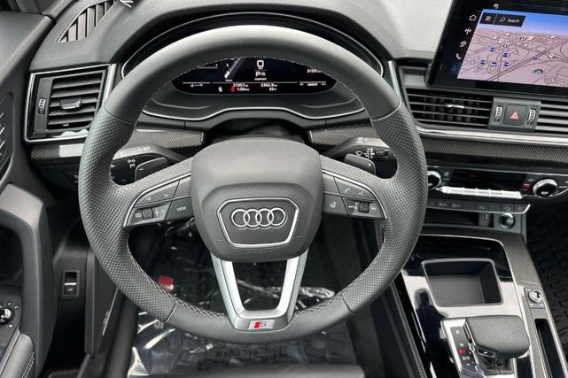 Photo of 2024 Mythos Black Metallic Audi SQ5