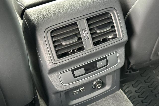 Photo of 2024 Mythos Black Metallic Audi SQ5